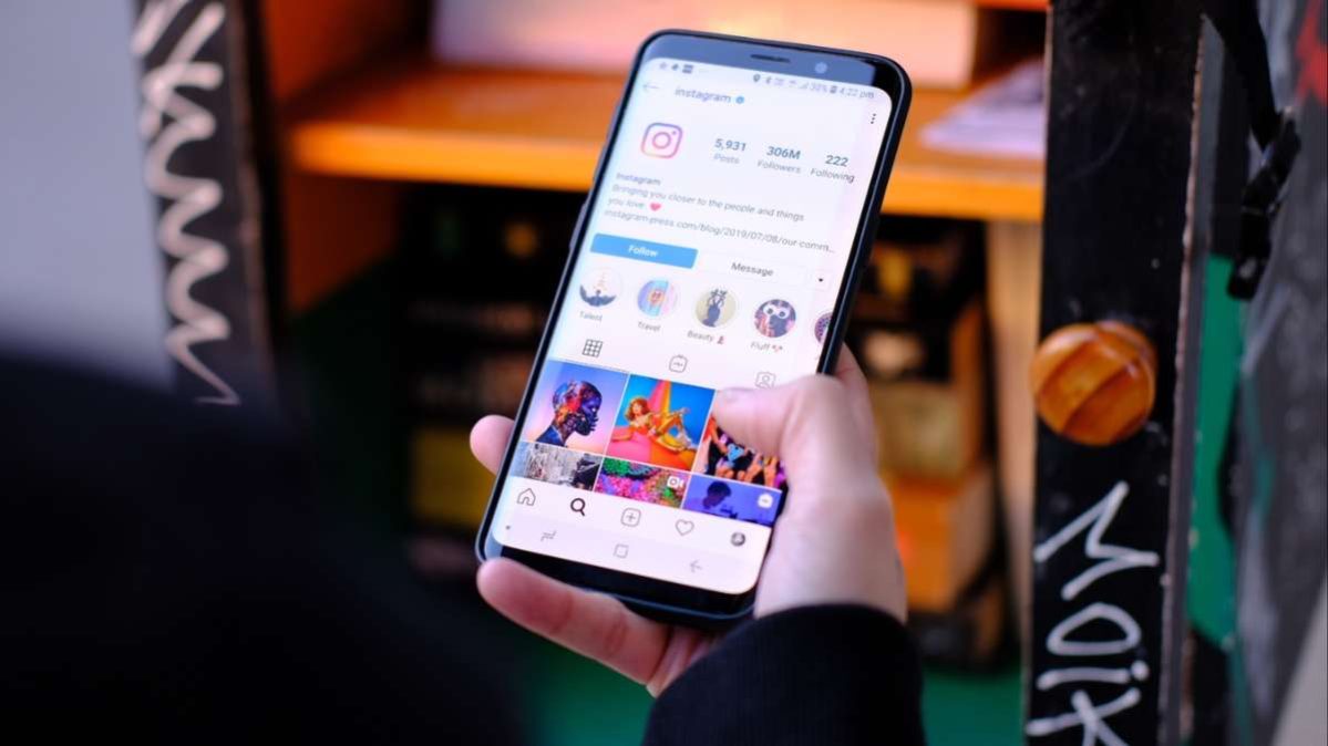 Instagram DM